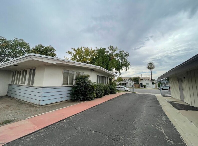 More Photos Of 2716 L St, Bakersfield Office For Sale