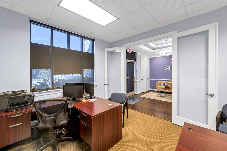 More Photos Of 1526 Katy Gap Rd, Katy Office For Sale
