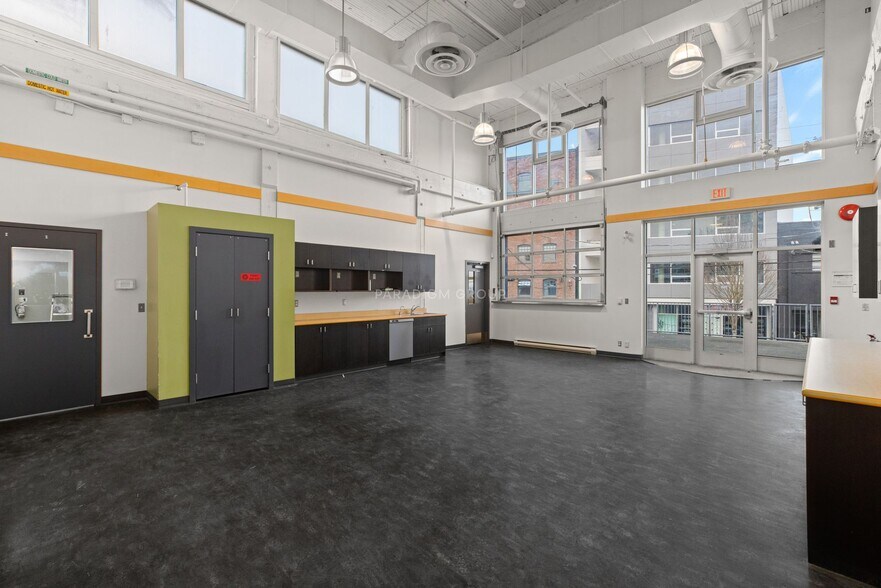 More Photos Of 369 Alexander St, Vancouver Warehouse For Lease