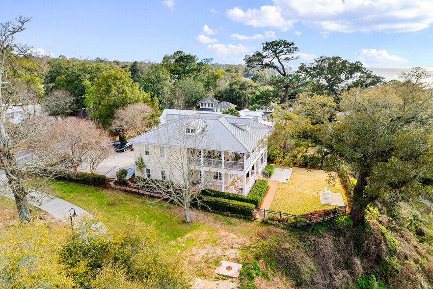 More Photos Of 202 S Mobile St, Fairhope Hospitality For Sale