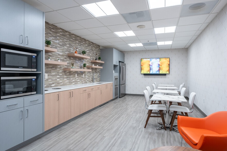 More Photos Of 1620 5th Ave, San Diego Office Residential For Lease