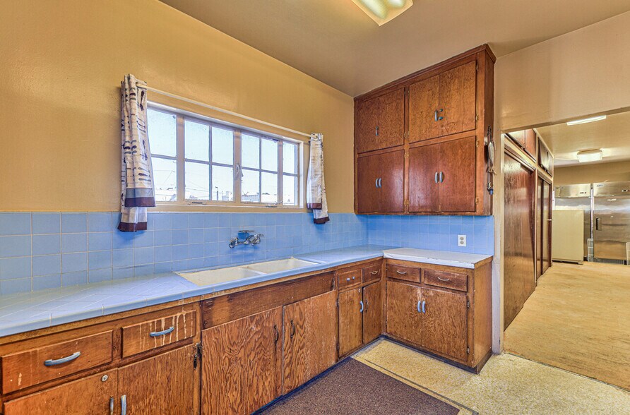 More Photos Of 326 Park St, Salinas Religious Facility For Sale