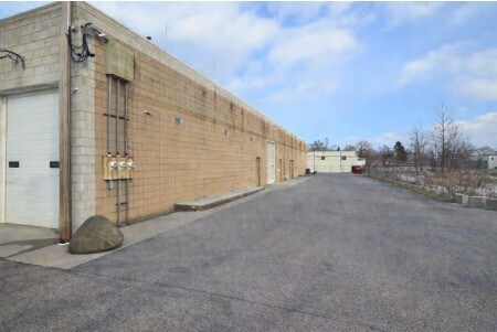 More Photos Of 5840-5852 Hubbard Ave, Garden City Warehouse For Sale