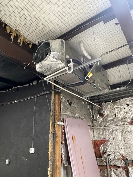 More Photos Of 202 State St, Bowling Green Warehouse For Lease