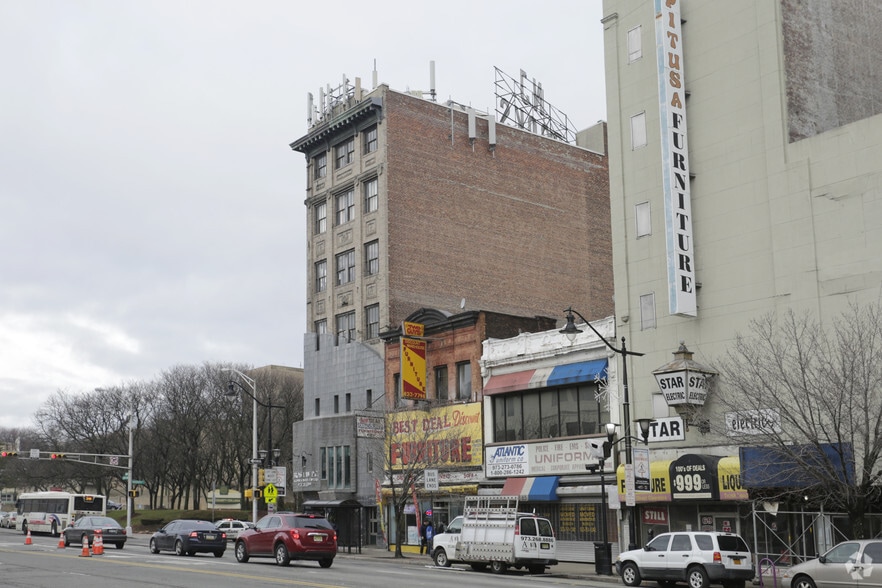 More Photos Of 59 Market St, Newark Office For Sale