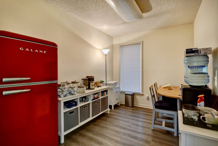 More Photos Of 14 Medical Center Dr SW, Supply Medical For Sale