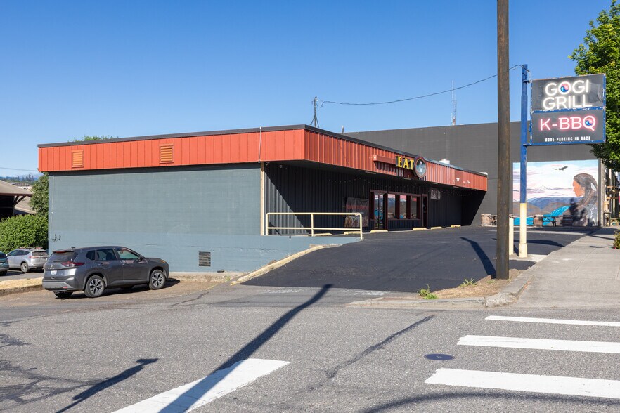 More Photos Of 105 Steuben st, Bingen General Retail For Sale