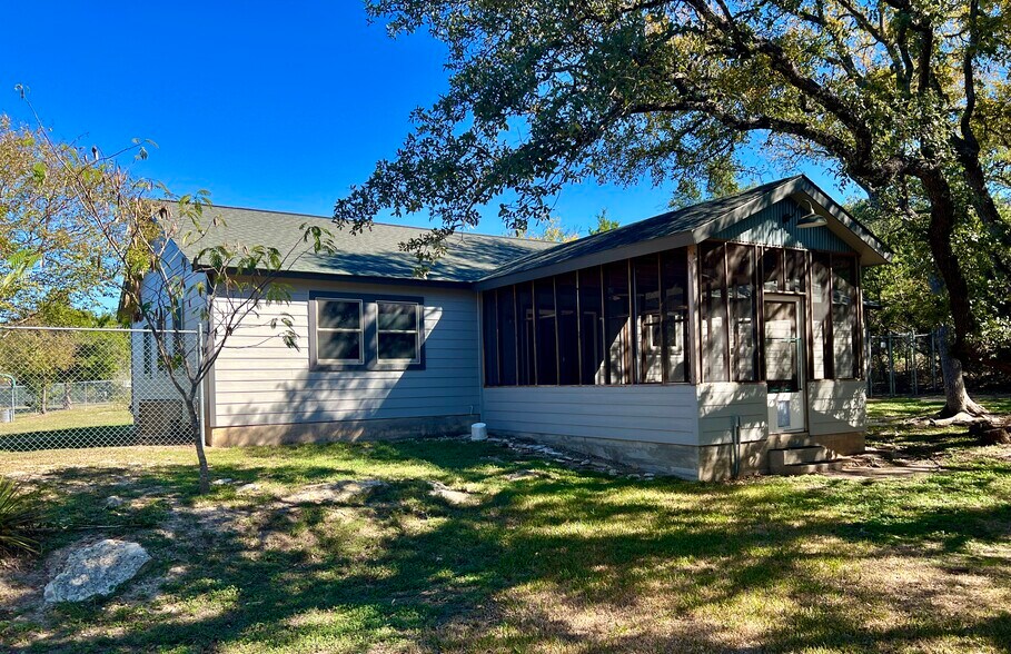 More Photos Of 16001 Awalt Dr, Austin Office For Sale