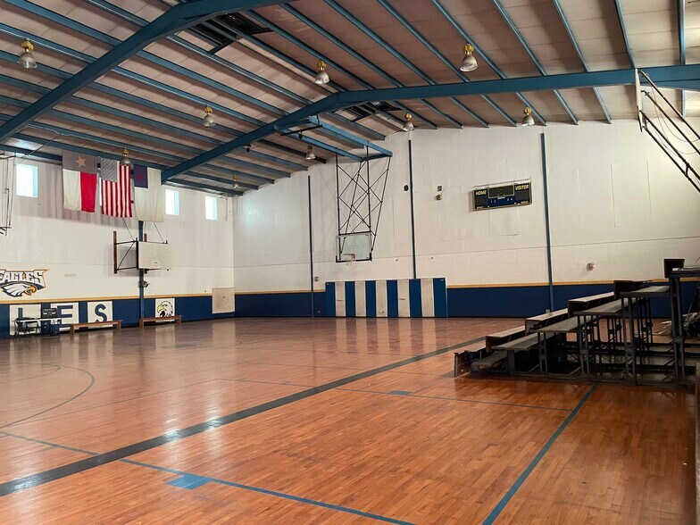 More Photos Of 522 Lindale St, Houston Religious Facility For Sale