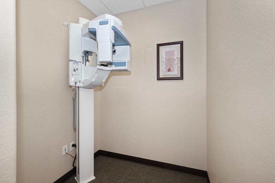 More Photos Of 1640 W F St, Oakdale Medical For Sale