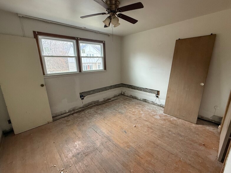 More Photos Of 8735 S Beverly Blvd, Chicago Apartments For Sale