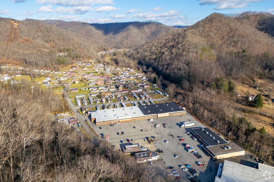 More Photos Of 539 Valley Dr, Oceana Storefront For Sale