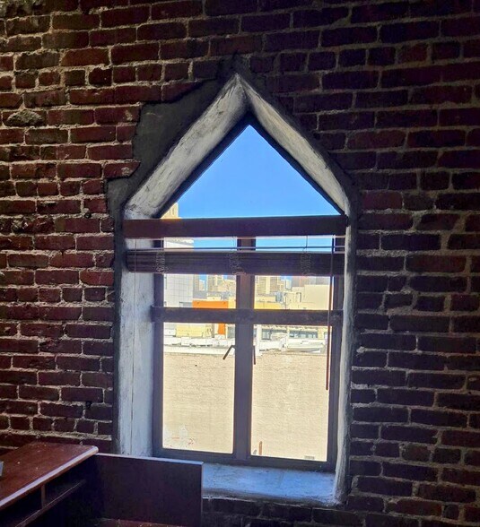 More Photos Of 1242 Market St, San Francisco Loft Creative Space For Lease