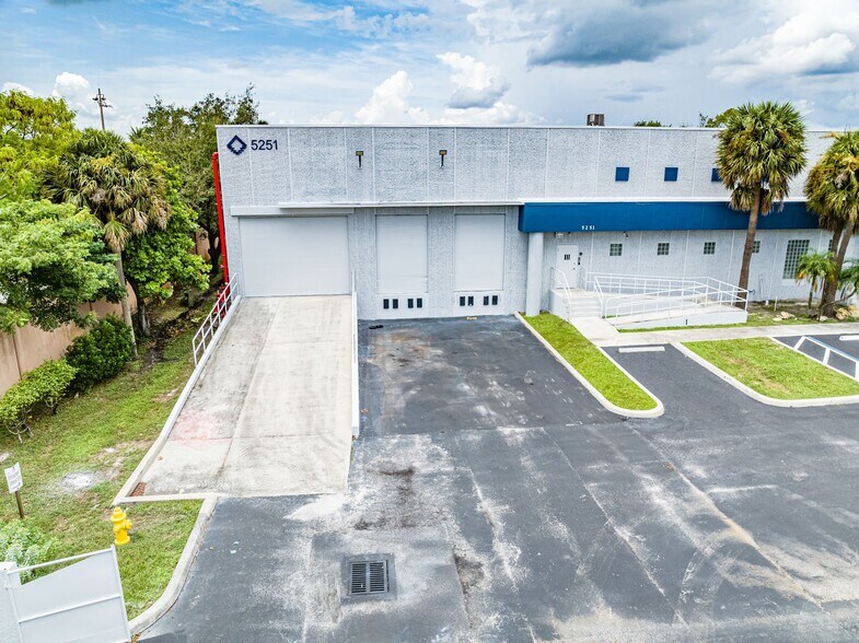 More Photos Of 5251 NW 103rd Ave, Sunrise Warehouse For Lease