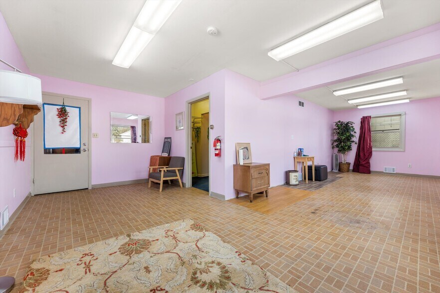 More Photos Of 11801 W Janesville Rd, Hales Corners Office For Sale