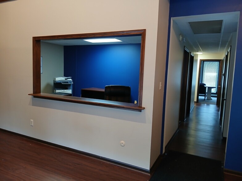 More Photos Of 1001 Eastwind Dr, Westerville Office For Lease
