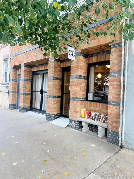 Primary Photo Of 33 Driggs Ave, Brooklyn General Retail For Lease