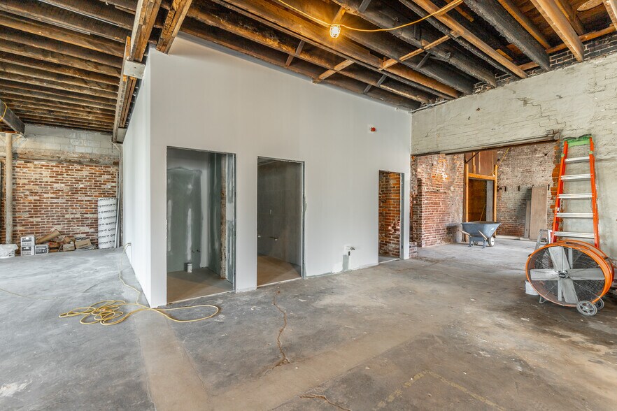 More Photos Of 615 E Main St, Chattanooga General Retail For Lease