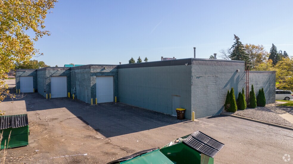 More Photos Of 2385 Delhi Commerce Dr, Holt Flex For Lease