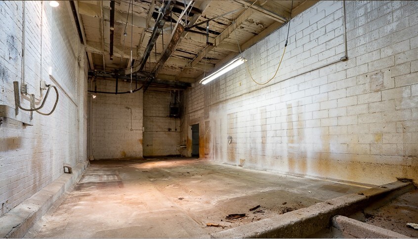 More Photos Of 227 S Philadelphia Ave, Shawnee Warehouse For Sale