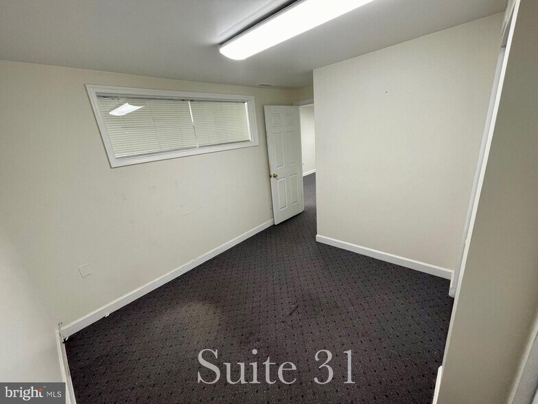 More Photos Of 5201-5215 W Woodmill Dr, Wilmington Medical For Sale