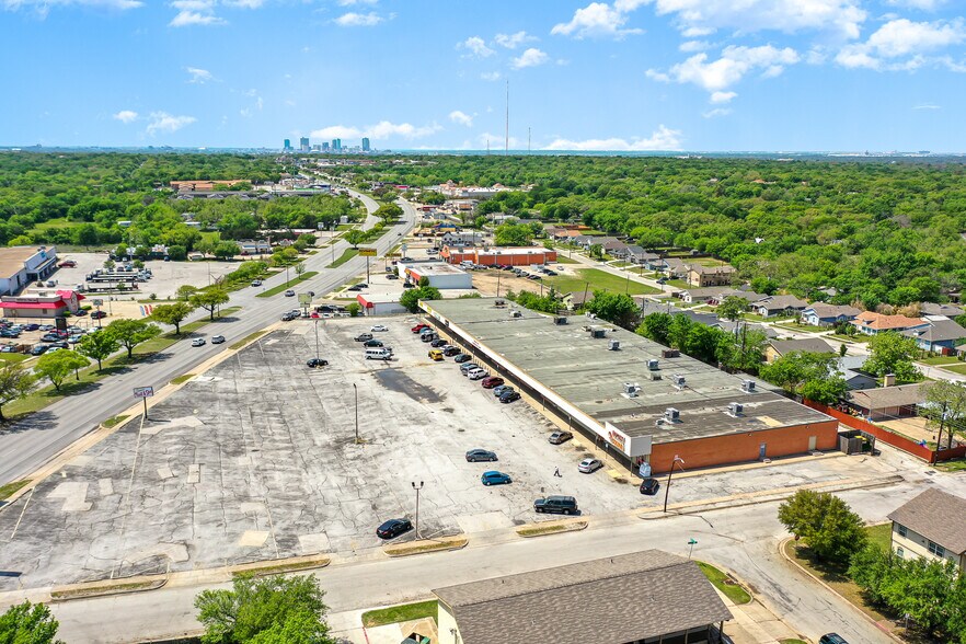 More Photos Of 5405-5425 E Lancaster Ave, Fort Worth Unknown For Lease