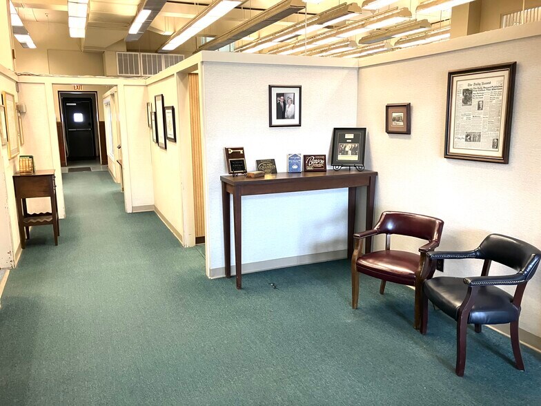 More Photos Of 99 W Broad St, Dunn Office For Sale