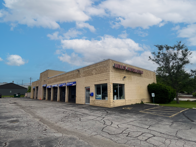 Primary Photo Of 7500 W Layton Ave, Milwaukee Auto Repair For Sale