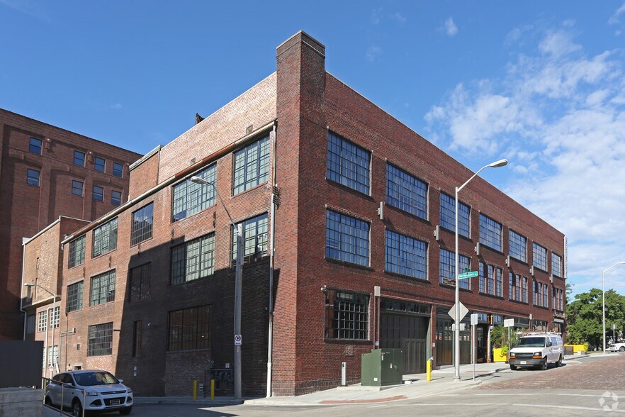 More Photos Of 2101 Broadway St, Kansas City Office Residential For Lease