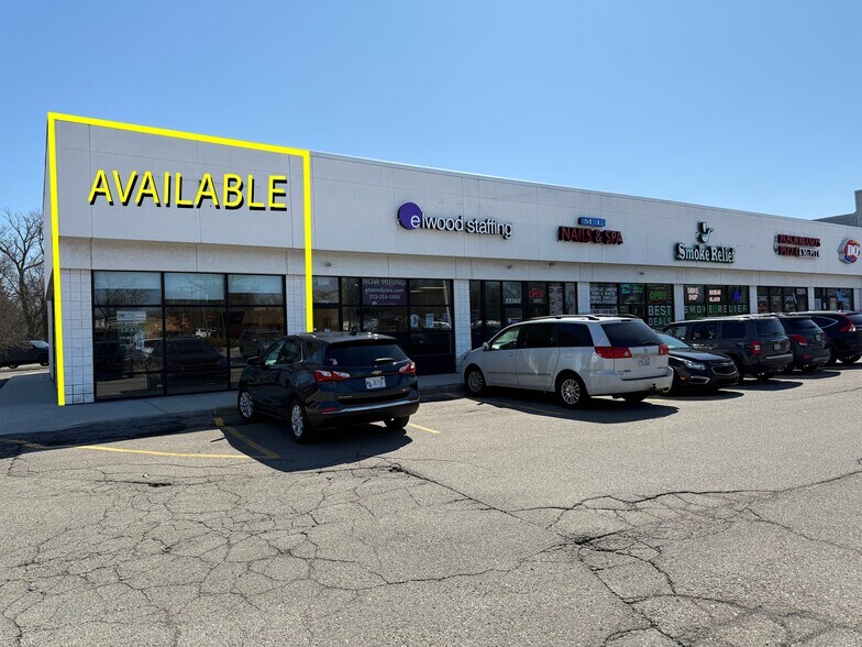 More Photos Of 22250-22370 Middlebelt Rd, Farmington Hills Storefront For Lease