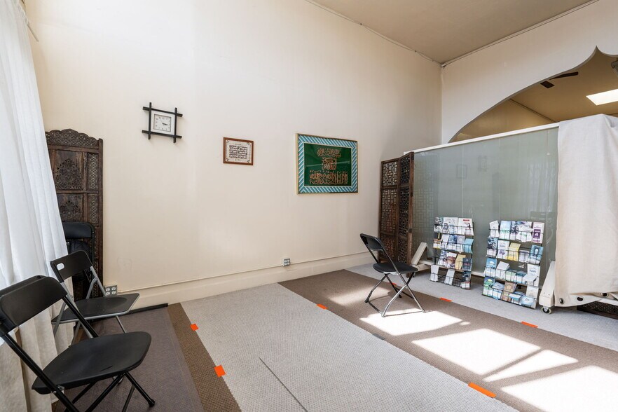 More Photos Of 4820 International Blvd, Oakland Storefront For Lease