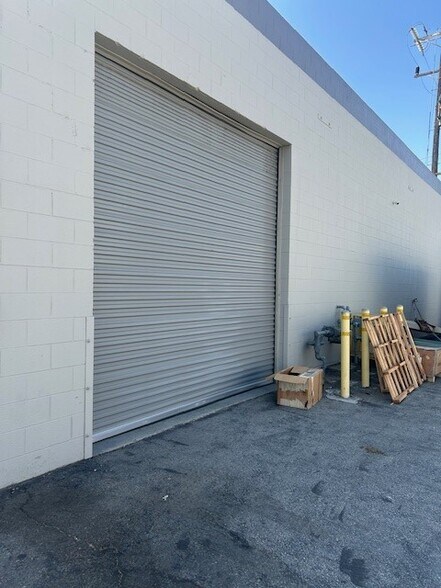 More Photos Of 12424 Gladstone Ave, Sylmar Manufacturing For Lease