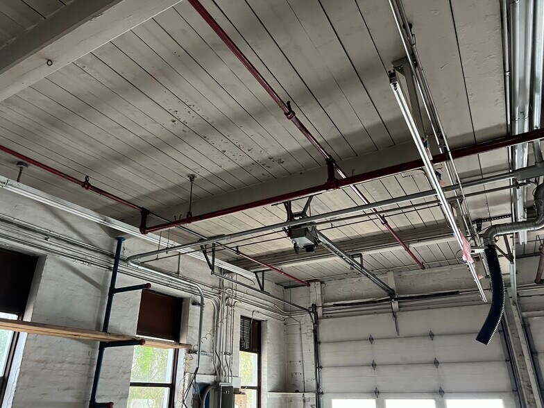 More Photos Of 15 Water St, Leicester Manufacturing For Lease