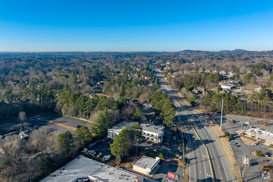 More Photos Of 3020 Roswell Rd NE, Marietta Medical For Lease