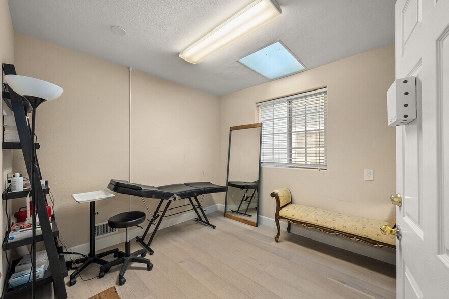 More Photos Of 607 N Anaheim Blvd, Anaheim Office For Sale