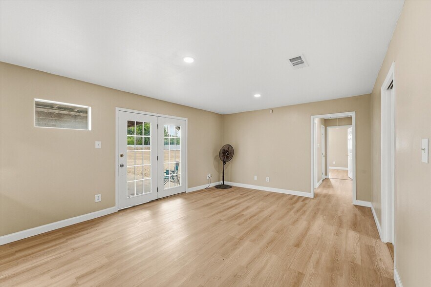More Photos Of 8438 Windfern Rd, Houston Land For Lease