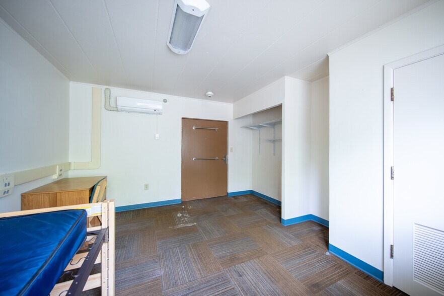 More Photos Of 77 W Bagley Rd, Berea Apartments For Sale