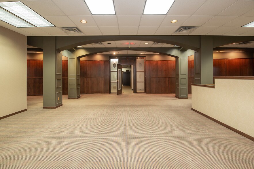 More Photos Of 151 S Rose St, Kalamazoo Office For Sale