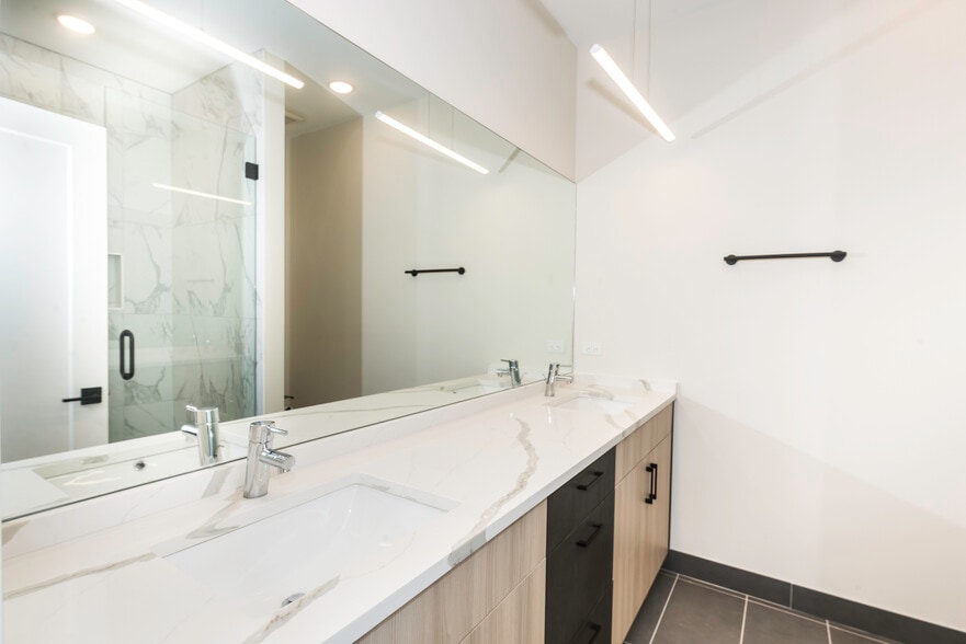More Photos Of 3762 S Indiana Ave, Chicago Apartments For Sale