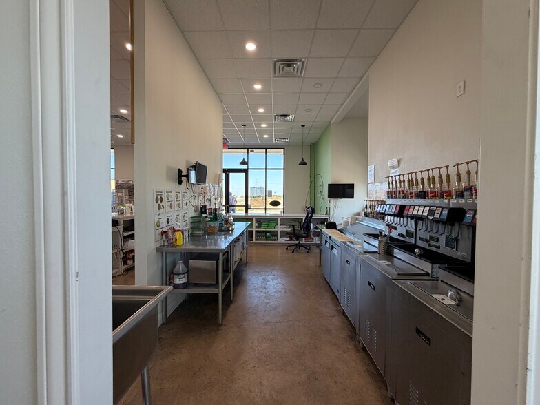 More Photos Of 6009 FM 307, Midland Storefront For Lease