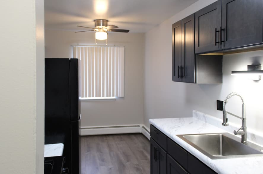 More Photos Of 21516 Dequindre Rd, Warren Apartments For Sale