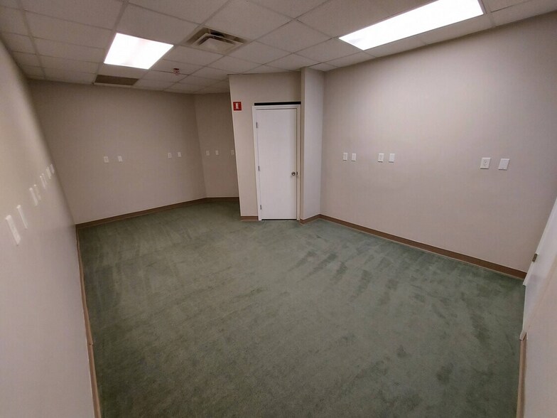 More Photos Of 610 Jones Ferry Rd, Carrboro Medical For Lease