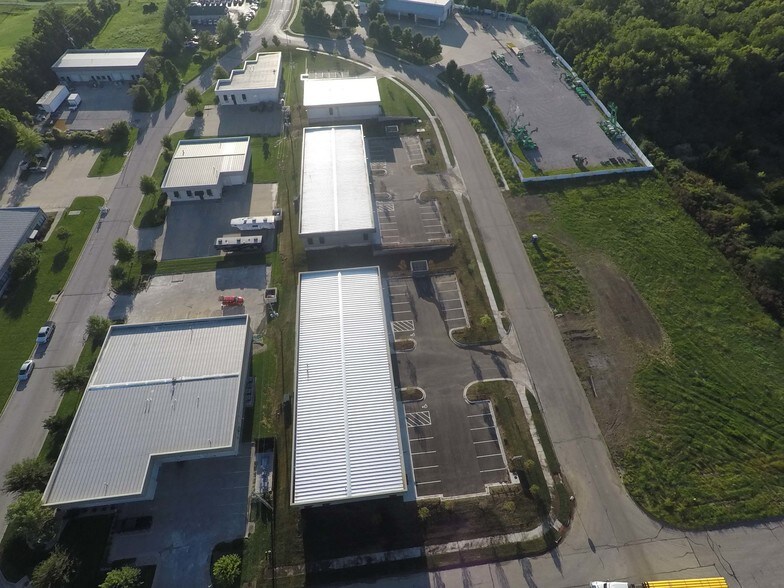 More Photos Of 101 SE 29th Ter, Lee's Summit Warehouse For Lease