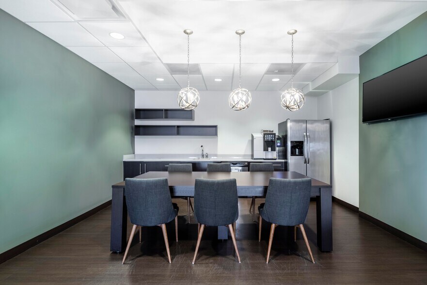 More Photos Of 15 N Main St, West Hartford Coworking Space