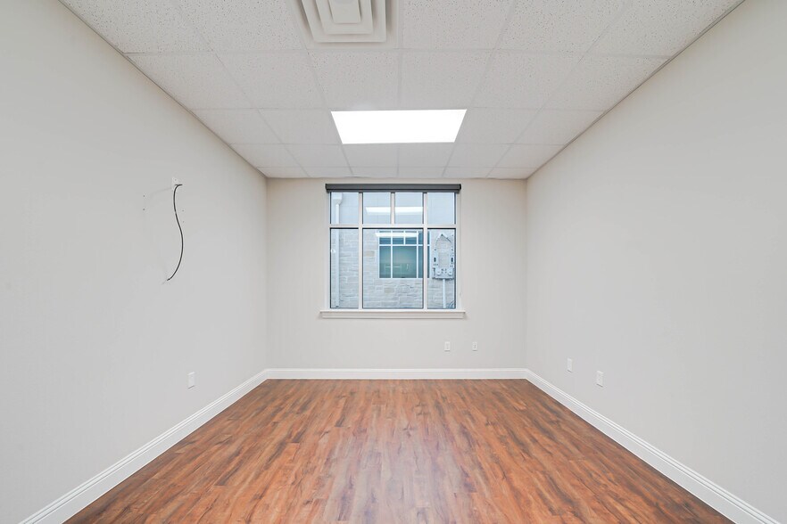 More Photos Of 1402 S Custer Rd, McKinney Office For Lease