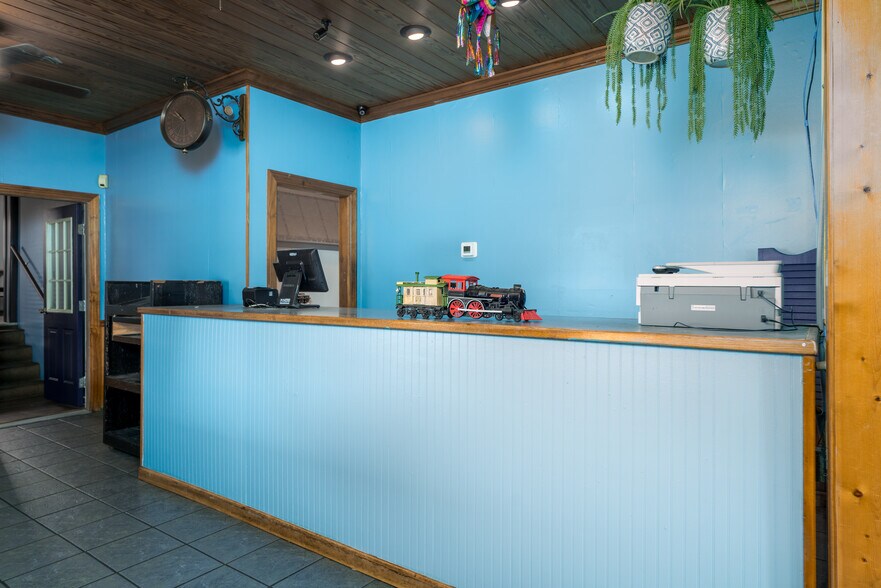 More Photos Of 406 N Piedmont Ave, Rockmart Restaurant For Sale