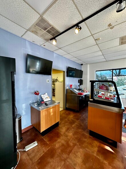 More Photos Of 386 Columbia Rd, Hanover General Retail For Lease