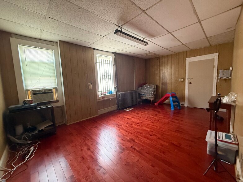 More Photos Of 604 W York St, Philadelphia Storefront Retail Residential For Sale