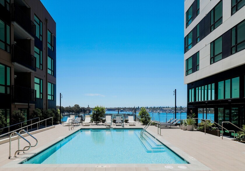 More Photos Of 219 9th Ave, Oakland Apartments For Lease
