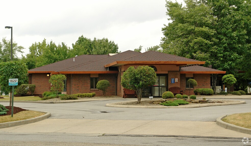 More Photos Of 139 Javit Ct, Youngstown Medical For Sale